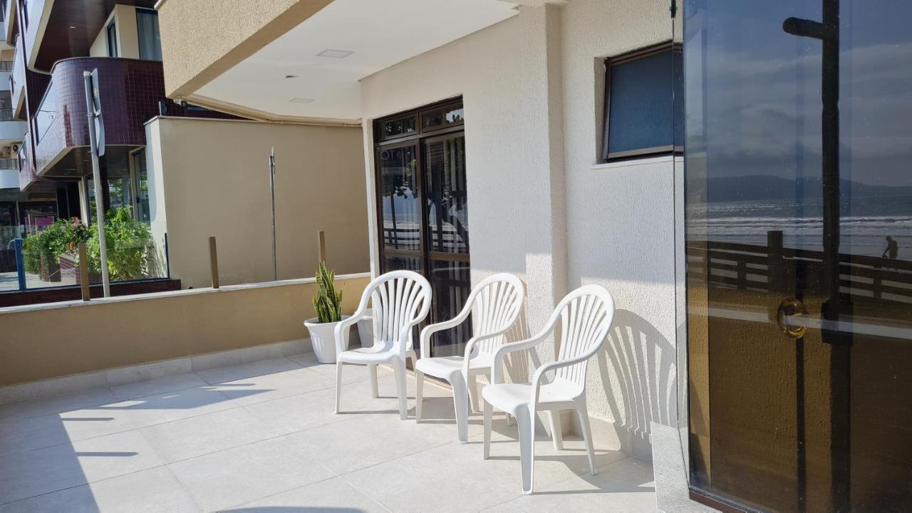 Apto Pe Na Areia Em Meia Itapema, 3 Apartment *
